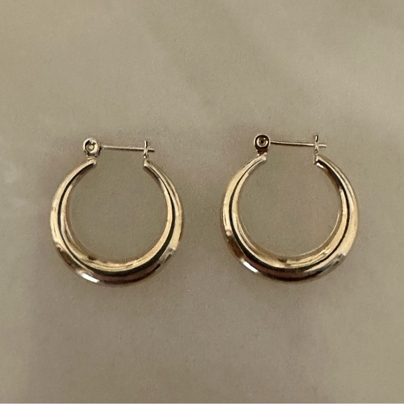 14k Solid Gold Polished Hoop Earrings - Picture 1 of 13